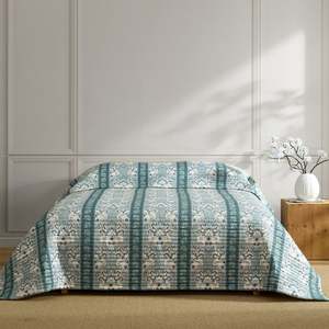 Coverlets: Logan & Mason Tilly Bedspread