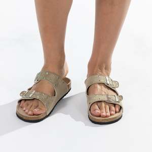 Simple & Sunday Lounge Studded Slide