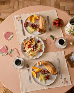 Les Fruits Fraise Table Bundle