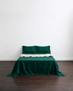 All: Forest & Crème Two-Tone Quilt