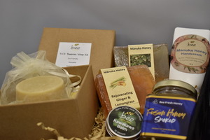 Products: The Village Grocer Gift Box