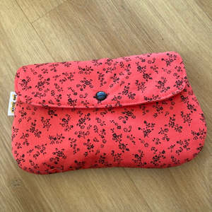 Products: Black floral, pouch - Collections – bee Moore