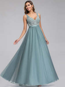 Bridesmaids Dresses Dusty Blue: A-Line V-Neck Floral Lace Appliques Bridesmaid Dress