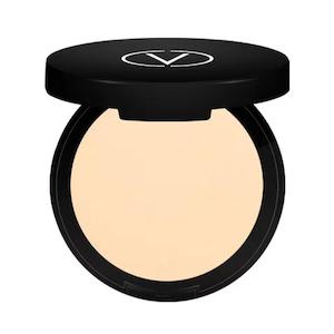 Curtis Collection: Deluxe Mineral Powder Foundation