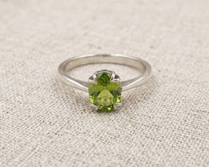 Sterling Silver Solitaire Peridot Oval-Cut Ring