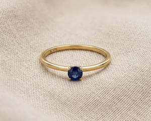9K Yellow Gold Solitaire Sapphire Ring