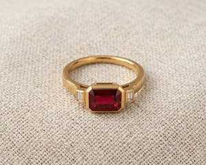 Diamond: 9K Yellow Gold Emerald-Cut Garnet & Baguette Diamonds Ring