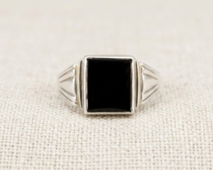 Rings 1: Sterling Silver Lined Rectangular Onyx Ring