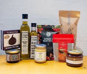 Products: Hawkes Bay Gift Hamper - Bellatino's Food Lovers Market