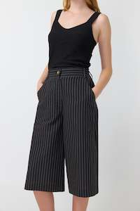 Sale Pants Skirts: Veda Shorts - Black