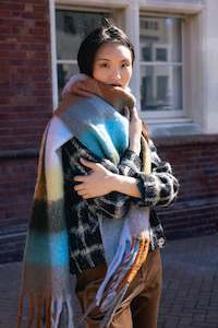 Accessories: The Jumbo Scarf