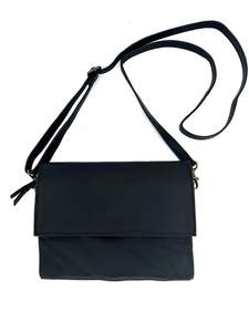 Accessories: Taylor leather bag