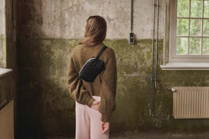 Crossbody Bags: Cilou Puffy Belt Bag - Black