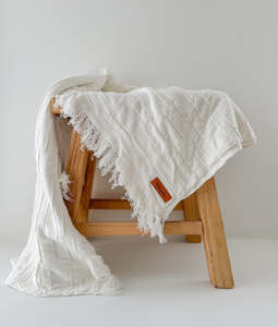 Home: Ivory Flurry Lounge Throw