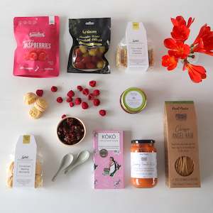 Gift Boxes Release 1: Jolly Holly Xmas Gift Box