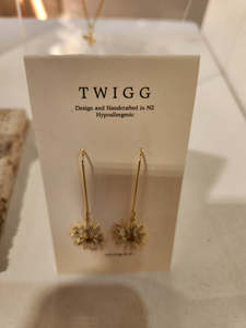 Twigg: Fleur Daisy Earrings