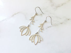 Spring 2025: Hanging Flower E