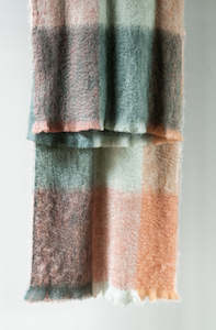 Size Throw 200cm X 130cm: Ezcaray Throw - Pink/Blue