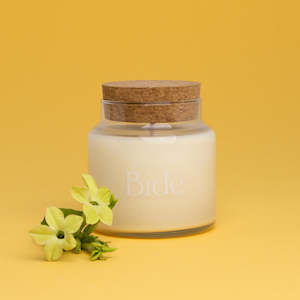 Frontpage: Tobacco Flower & Tonka Bean