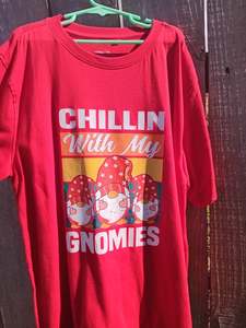 Christmas: T-Shirt - Chillin With My Gnomies