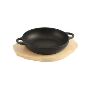 Serveware: Round Cast Iron Sizzing Pan with Wooden Base