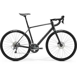 Road Bikes: Merida Scultura Endurance 300 Road Bike Silk Black/Dark Silver