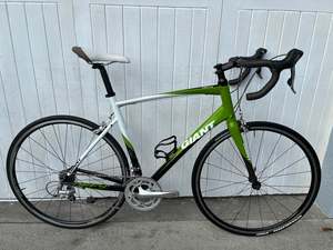 Road Bikes 1: Giant Defy (10 Spd 105/Sora) - Large