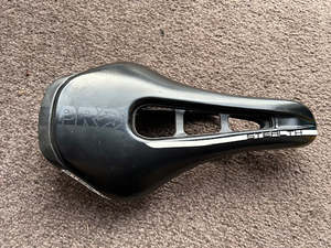 Pro Stealth Saddle - 142cm