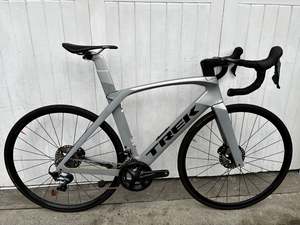 Trek Madone SLR 6 DISC (11 Spd Ultegra) - XL
