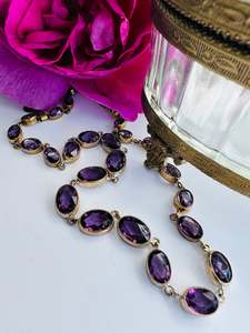 Vintage Jewellery: Antique Victorian Rivière necklace.