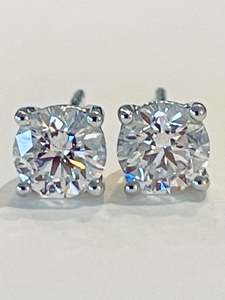 Earrings: Diamond Stud Earrings 1ct