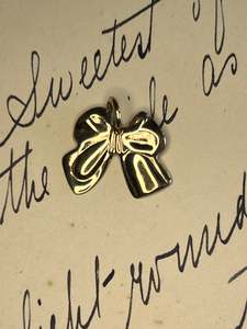 Necklaces And Pendants: Bow charm 9ct