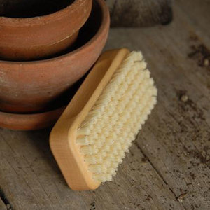 Gardeners or Mechanics Nail Brush - The Linen Collection