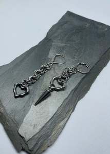 Abigail Steel Chains: Sweetheart chainmail earring