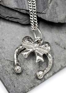 Necklaces: Y2K Bow Pendant