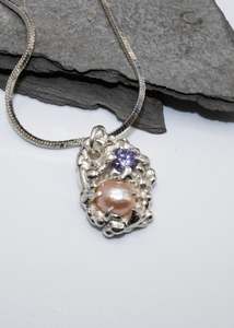 Necklaces: Riverbed Pearl Pendant