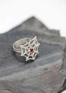 Heart web ring