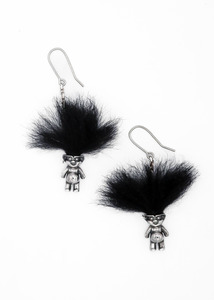Jewellery: Troll earrings- black