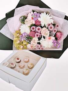 Large Bouquet & 12 Mini Cupcakes