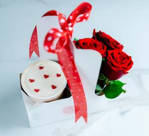 Frontpage: Red Rose Carry Bag with Cake cup