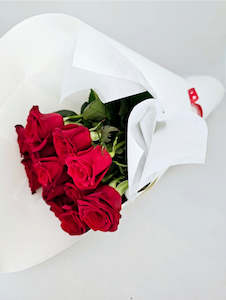 Frontpage: Dozen Red Roses