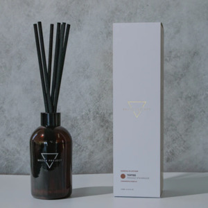 Room Scents: Becca Toffee Diffuser