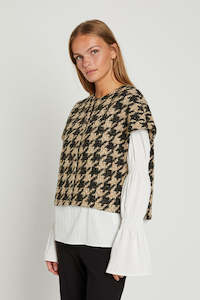 Rue De Femme - New Hika Vest