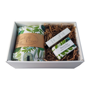 Wild Blossom Heat Packs: Wild Blossom Gift Pack: Green Tea Amber Beauty Bar + Perfume Oil (Limited Stock)