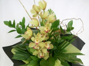 Cymbidium Orchid Bouquet / Seasonal Winter