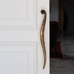 Solid Bronze Wave Pull Handle - BlacksandBronze
