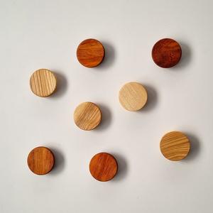 Products: Magnetic Knife Buttons