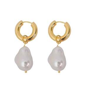 Castel & Co - Pearl Earrings - Gold