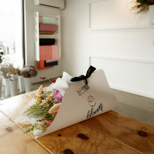 Products: Gift Subscription – Carrier - Bloom Bouquets