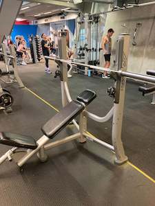 Pre Owned Equipment: Life Fitness Olympic Incline Bench